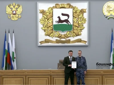 Өфөлә 16-сы гимназияла үҫмерҙе ҡулға алған Росгвардия хеҙмәткәрҙәре бүләкләнде