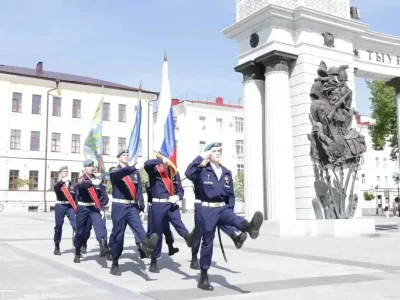Өфөнөң Совет майҙанында кадеттарға наградалар тапшырылды