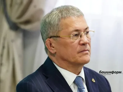 Башҡортостан Башлығы хәҙер үҙенең ниндәй китап уҡыуы хаҡында һөйләне