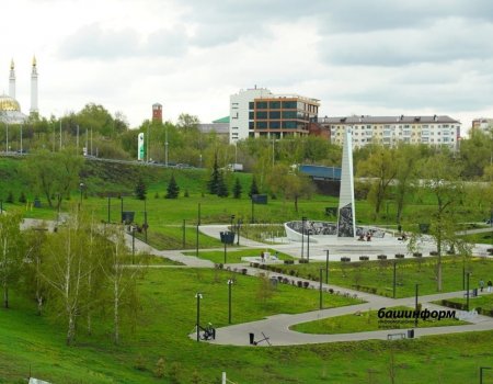 Сентябрҙә «Өфө – хеҙмәт ҡаһарманлығы ҡалаһы» стелаһы янында бронепоезд ҡуйыла