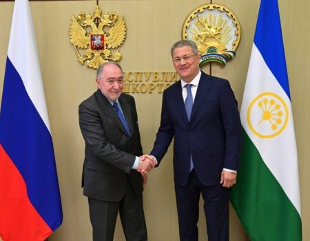 Радий Хәбиров Башҡортостандың тышҡы иҡтисади өҫтөнлөктәре хаҡында һөйләне