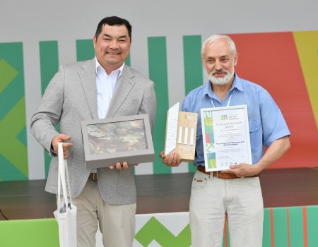 Өфөлә «Китап байрамы»нда йыл китабын атанылар