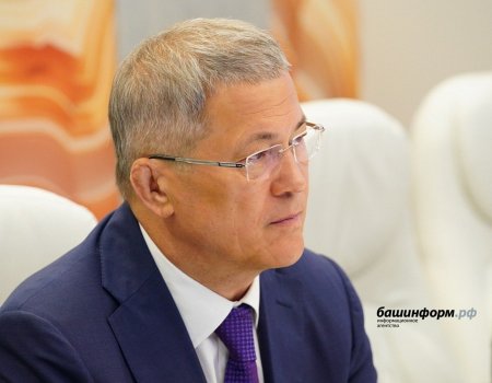 Радий Хәбиров республика делегацияһының Петербург иҡтисад форумында тәүге эш көнөнә йомғаҡ яһаны