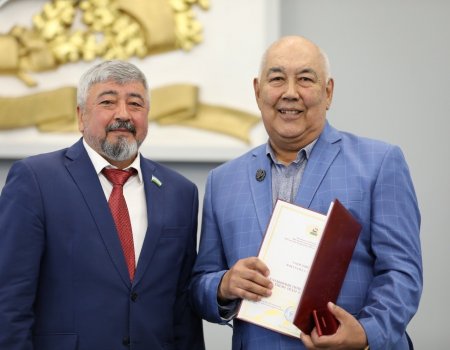 Табип-фониатр Наил Ғабдуллин Өфөнөң почетлы граждандары исемлеген тулыландырҙы