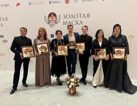 Башҡортостан Башлығы «Алтын битлек» премияһын алған артистарҙы ҡотланы