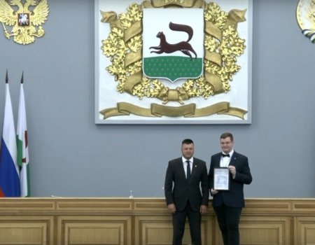 Өөф мэры йәш яҡташыбыҙға яһалма интеллект буйынса олимпиадала еңгән өсөн рәхмәт белдерҙе