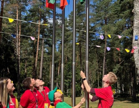 Башҡортостан Башлығы Беларусь менән мәктәп туризмы программаһын булдырыу хаҡында һөйләне