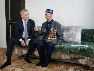 Радий Хәбиров Талас ауылында Бөйөк Ватан һуғышы ветераны менән күреште