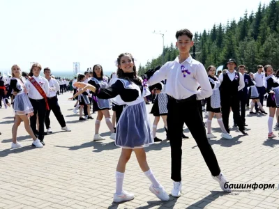 Өфө мәктәптәрендә һуңғы ҡыңғырау көнө билдәле булды