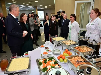 Тәмле, туҡлыҡлы һәм файҙалы: Башҡортостанда мәктәп туҡланыуы системаһы нисек үҙгәртеп ҡоролдо