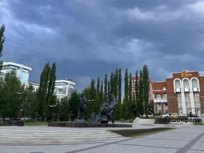 Өфө скверына Мостай Кәрим исеме бирелде