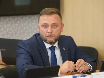 Денис Ғәниев Башҡортостан Башлығының матбуғат секретары вазифаһын ҡалдырҙы