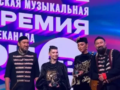 AY YOLA төркөмө һәм йырсы Алһыу RU.TV телеканалының музыкаль премияһына лайыҡ булды